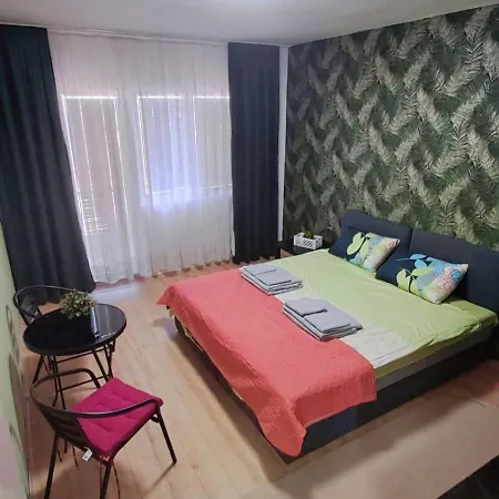 Green Apartment Daire Üsküp